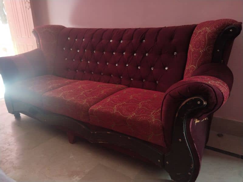 5 Seater sofa set look like new only 6 months home used 2