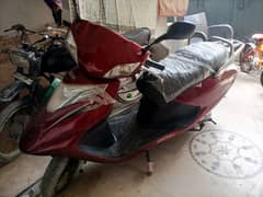 united 100 cc female scooty for sale