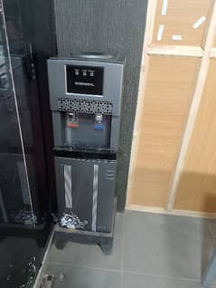 Almost new water dispenser for sale. General company without fridge