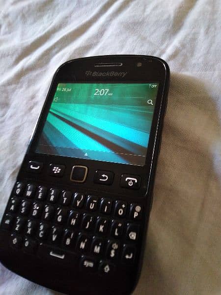 BLACKBERRY 9720 non pta   ( touch & type) 1