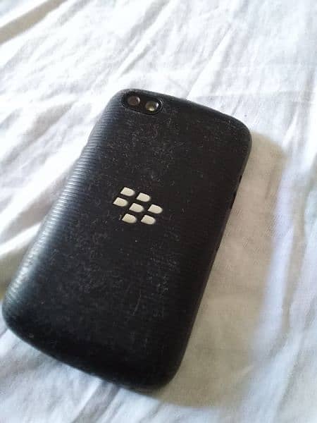 BLACKBERRY 9720 non pta   ( touch & type) 7