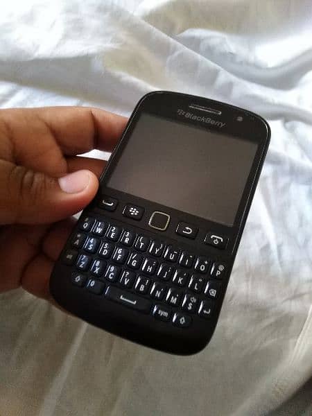 BLACKBERRY 9720 non pta   ( touch & type) 12