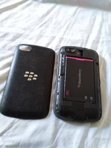 BLACKBERRY 9720 non pta   ( touch & type) 13