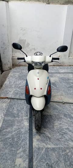 Suzuki scooty