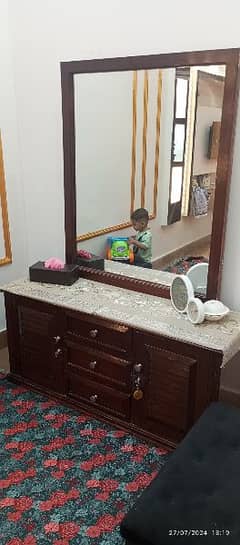 dressing table