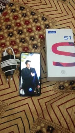 Vivo S1 4/128 complete Diba charger sath Hy Condition 10/10