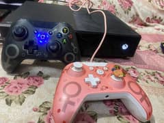 Xbox One 1TB Elite Edition With 2 Controllers and Full box