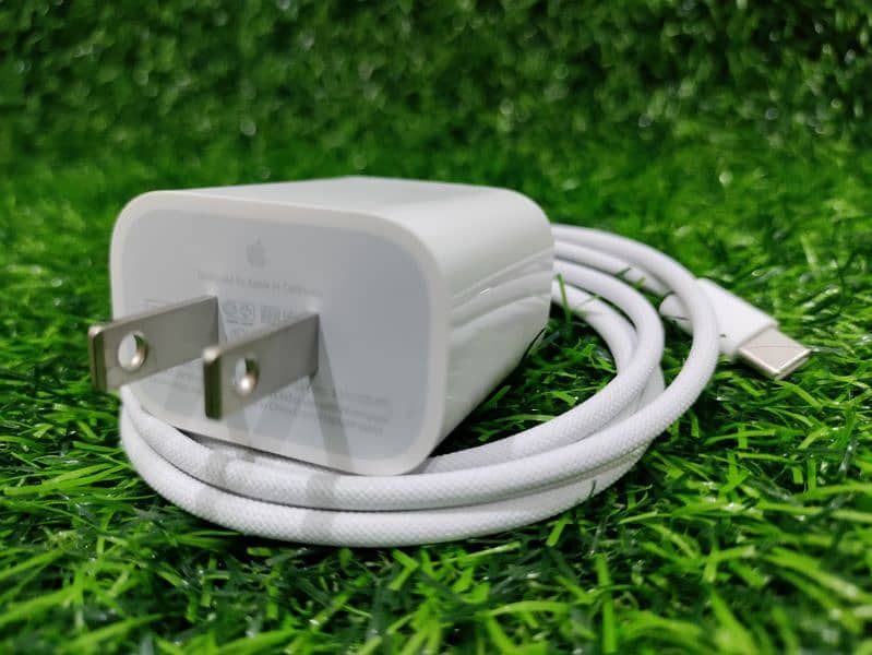 IPhone charger 15 series 20watt  with cable 100% original for sale 1