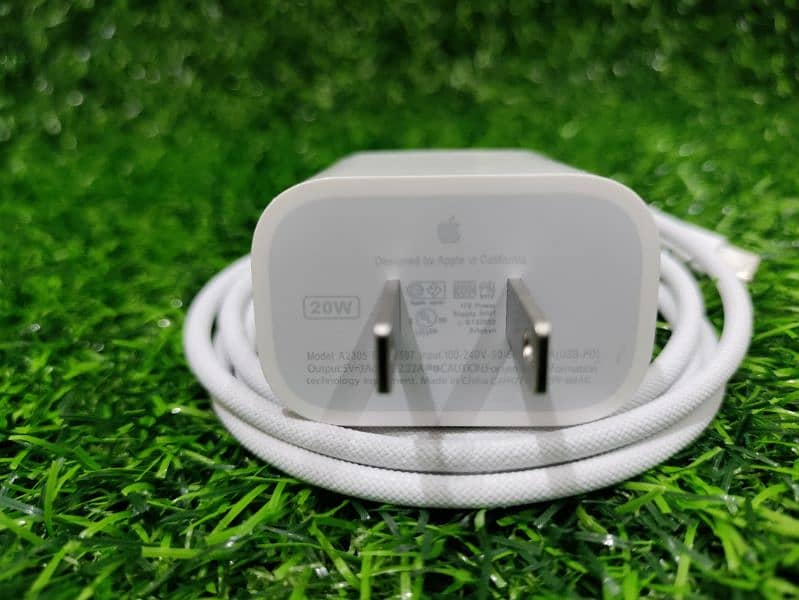 IPhone charger 15 series 20watt  with cable 100% original for sale 2