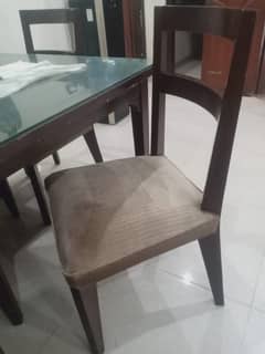 dinning table is for sale 4 chair