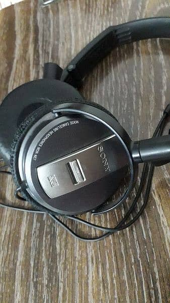 Sony headphone 0