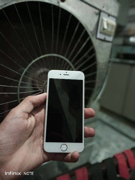 iPhone 6 non PTA 16 gb 6