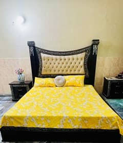 bed for sale with dressing table and side tables
