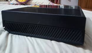 Xbox one 512gb with 1 controller & 3 offline games