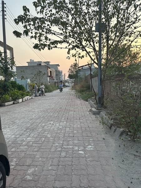 8 marla plot for sale rangers road sialkot 1