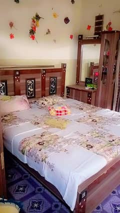 4 pice bedroom set with mattress