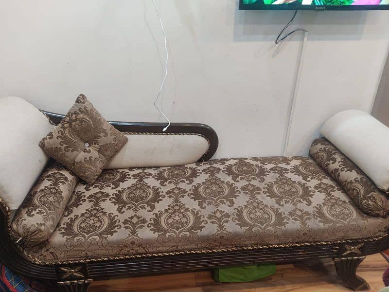 dewan sofa 0