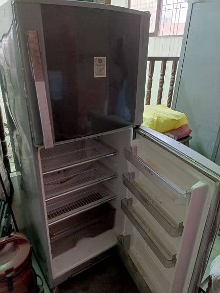 fridge with streplizer. . . only interested peoples contact us 2