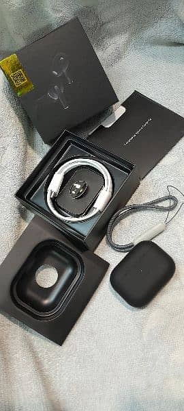 2nd Generation USA air pods 8