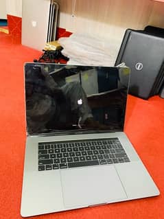 Apple Mackbook pro 2019 i9 16Rm 512ssd 4Gb garifcard 15inch touchbar