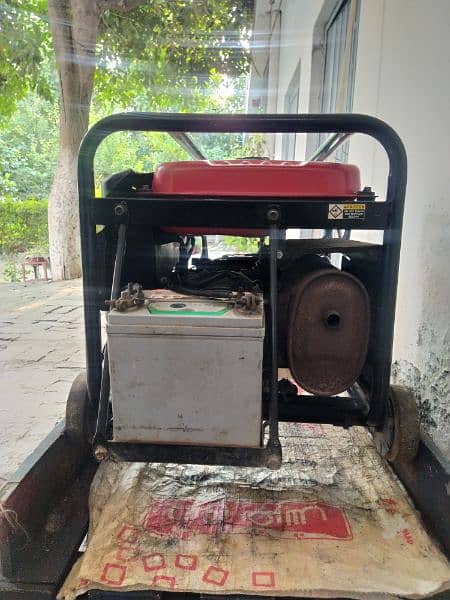 generator 2.7kv in excellent condition 2