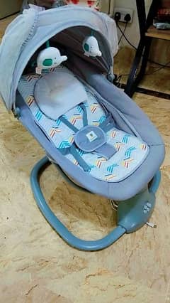 WITH FREE GIFT/Mastella bassinet 3 in 1/ baby swing