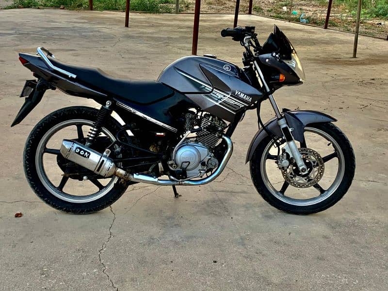 YAMAHA YBR125 4