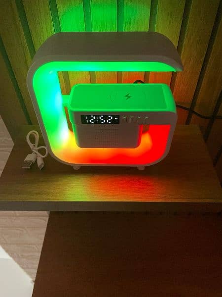 Wireless charger + Speaker + RGB led lights 4