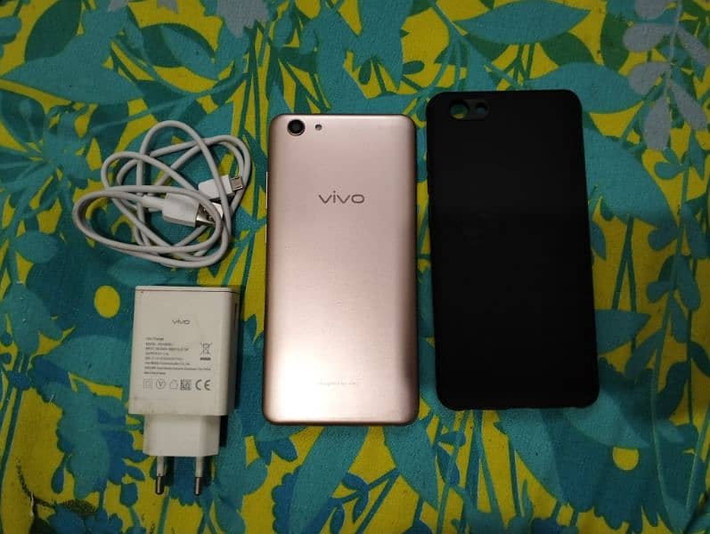 Vivo Y71 3-32 dual Sim 10/10 sale with charger 1