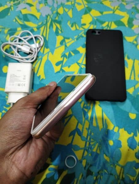 Vivo Y71 3-32 dual Sim 10/10 sale with charger 8