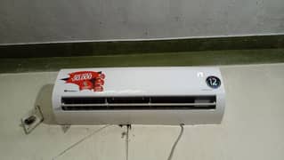 dawlance dc inverter 1 ton urgent sale