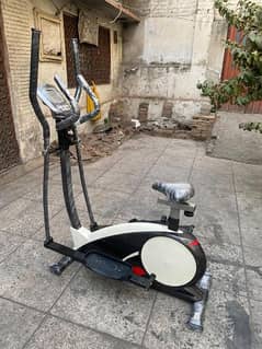 Elliptical/ Exercise cycle 2 in 1/ fully loaded