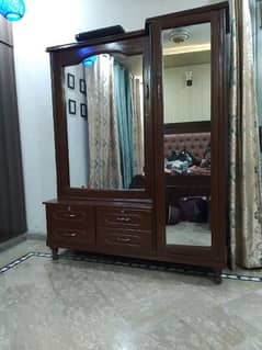 dressing table