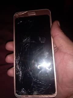 Aquos r2 4/64 panel damage ha baqi sat ok ha jis na