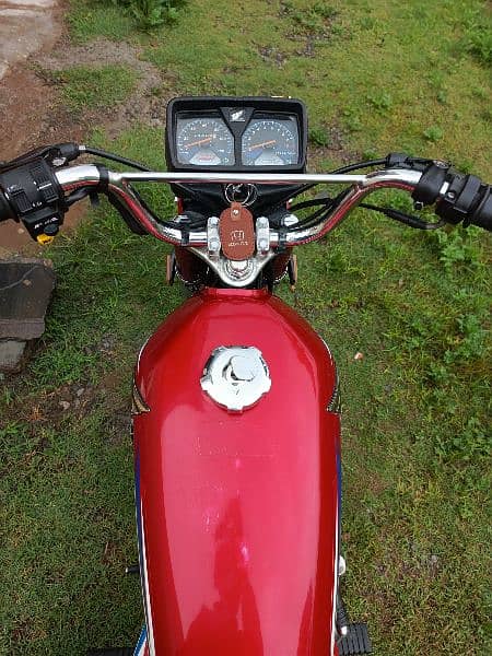 Honda 125 very good condition 11