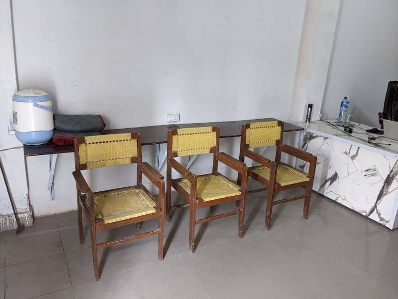 Office setup chairs, table,door for sale just slightly used 4