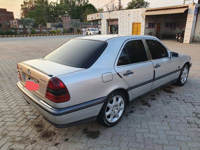 Mercedes C 180 AMG 2