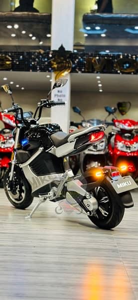 MIKU SUPER BIKE METRO E BIKE SPORTS BIKE YADEA THRILL T9 E8S Pro EV 4