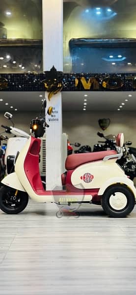 3 Wheel Scooty Three Wheel SCOOTER EVEE RAMZA METRO A7 Q70 NISA 3 11