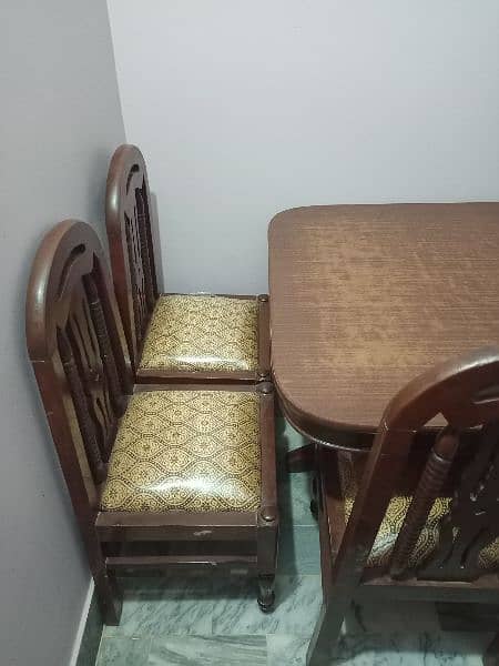 8 Seater Dining Table for sale on urgent basis 0