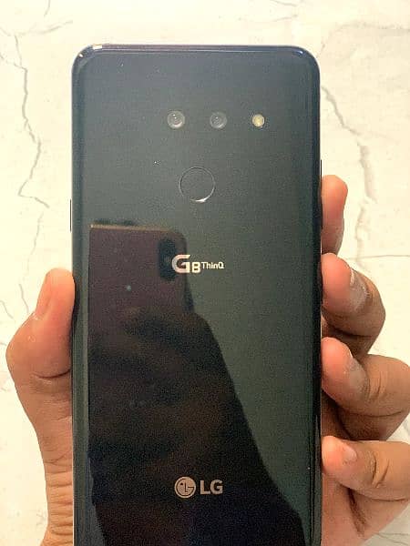 Lg G8 thinq pta approved 10/10 condition.  6/128 11