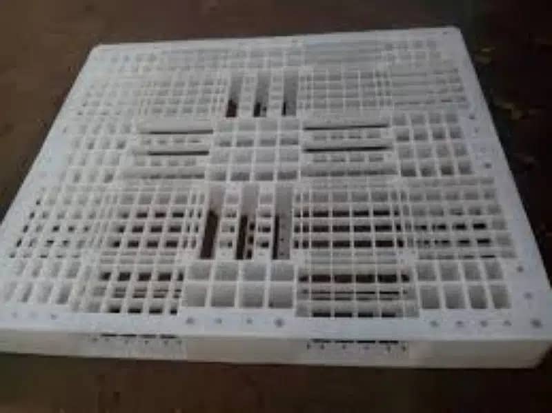 Plastic Pallets / Industrial Pallets 3