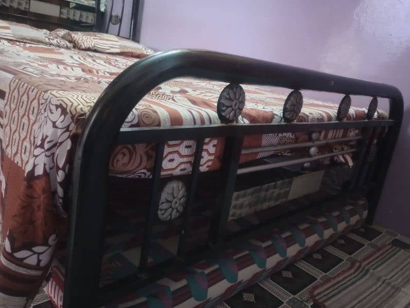 iron bed with mattres 2