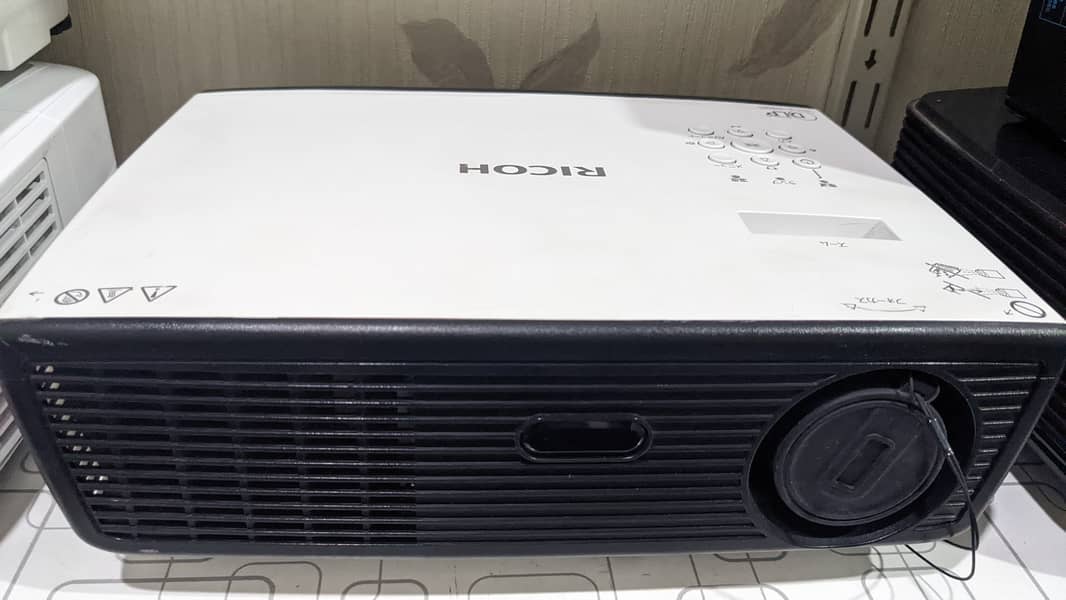 Multimedia Projector 1