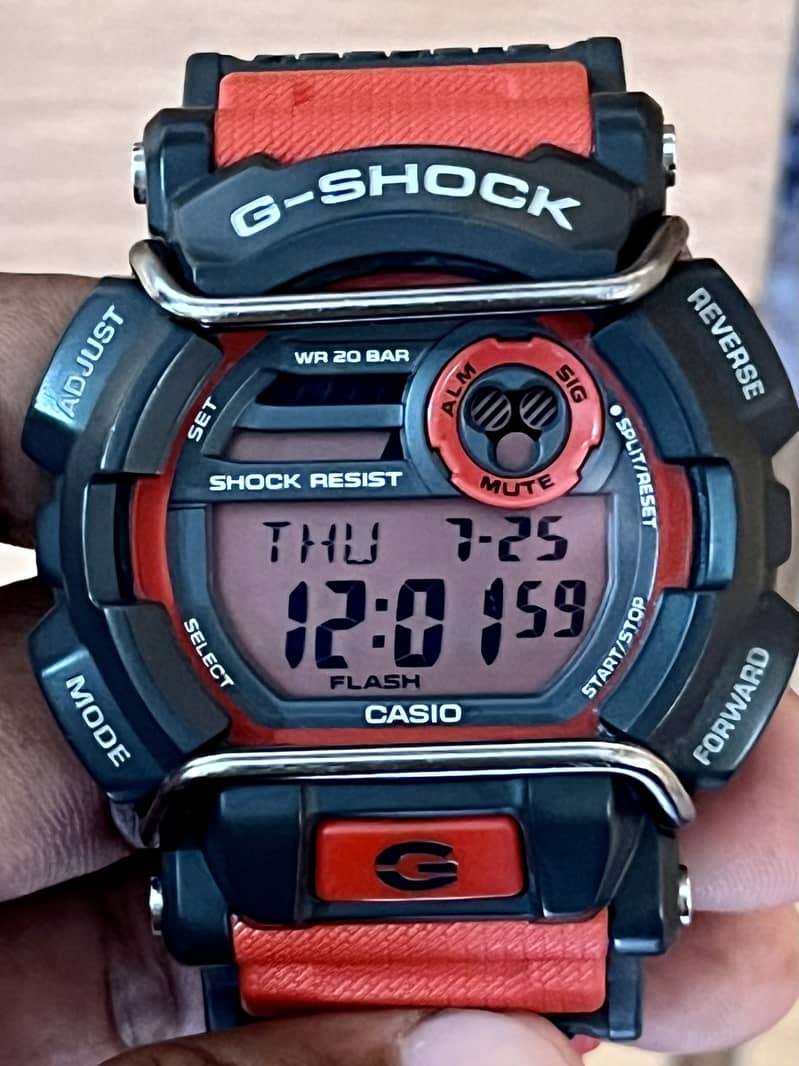 Casio G-Shock  Casio GD-400-4A 1