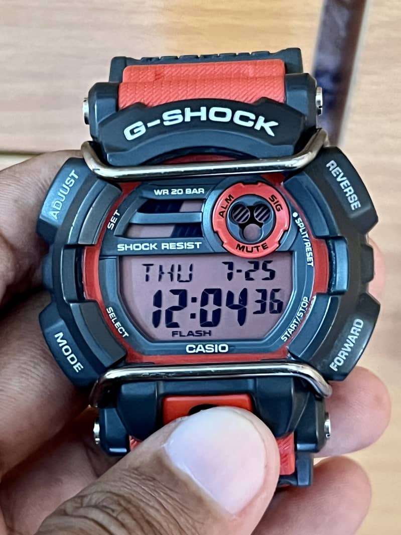 Casio G-Shock  Casio GD-400-4A 2