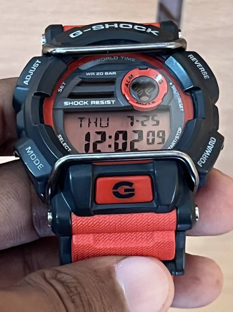 Casio G-Shock  Casio GD-400-4A 7