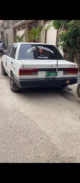 Nissan Sunny 1988 4