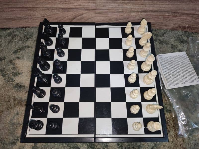 foldable magnetic chess board 0