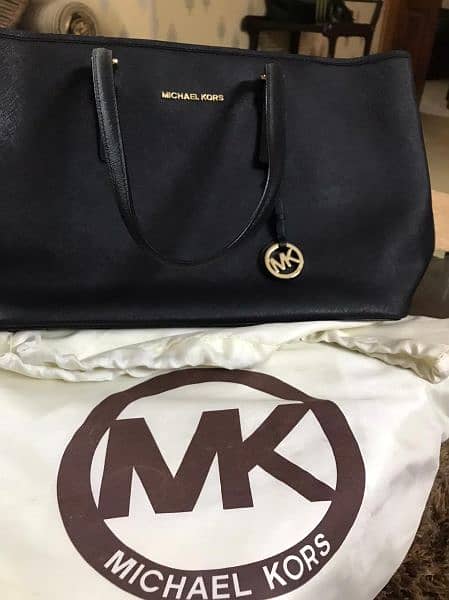 Authentic Michael Kors Leather Purse - Excellent Condition! 5